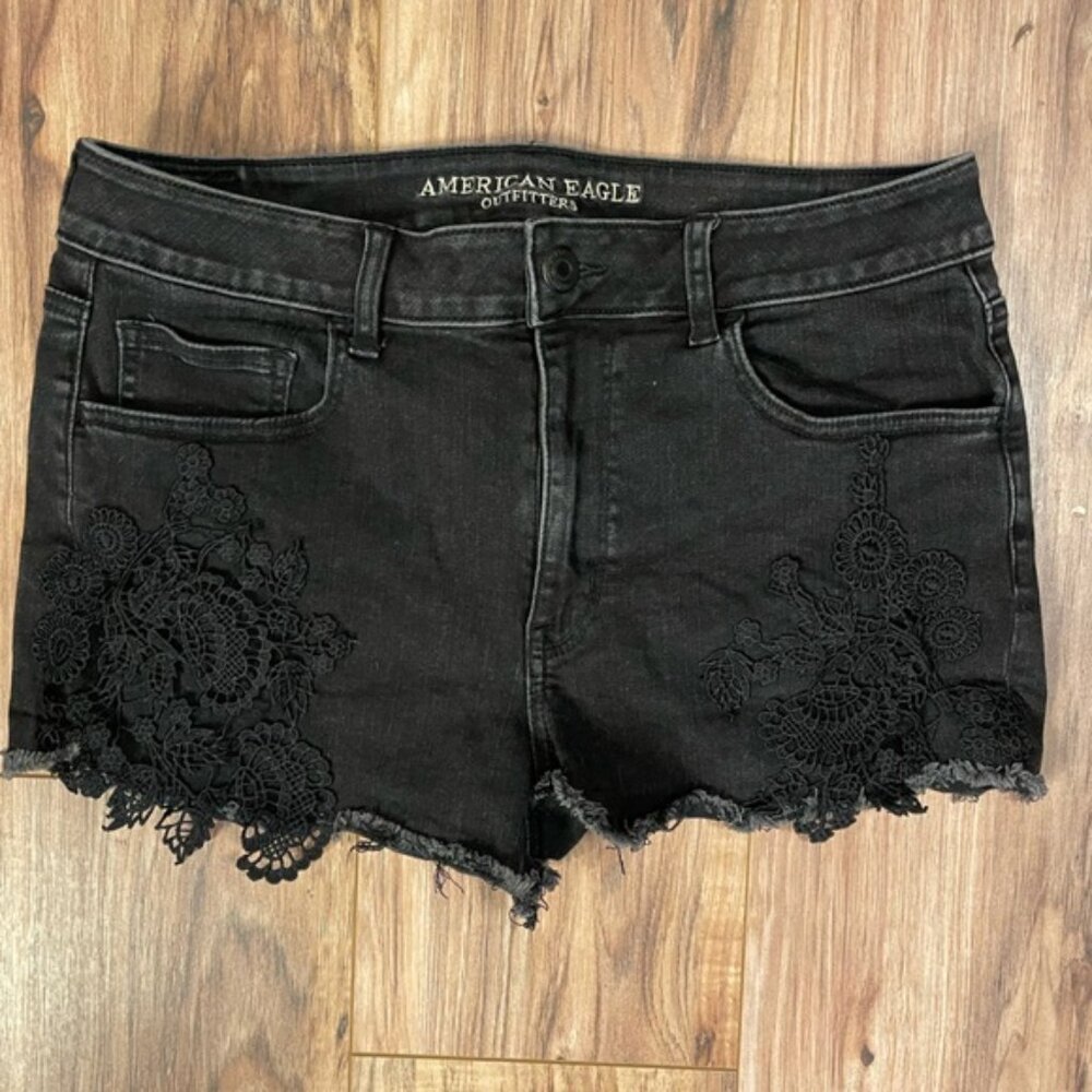 American Eagle Hi-Rise "shortie" black lace shorts size 14